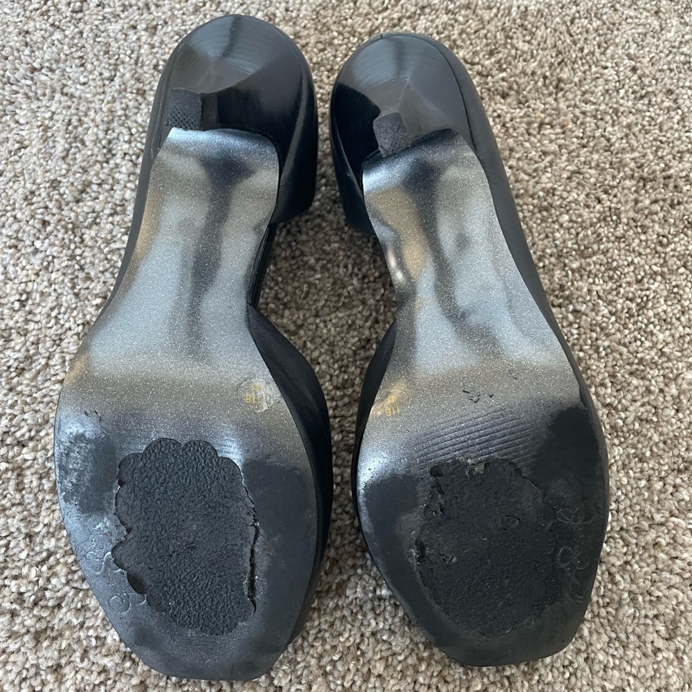 Jessica Simpson Classic Black Peep Toe Heels - Picture 4 of 7